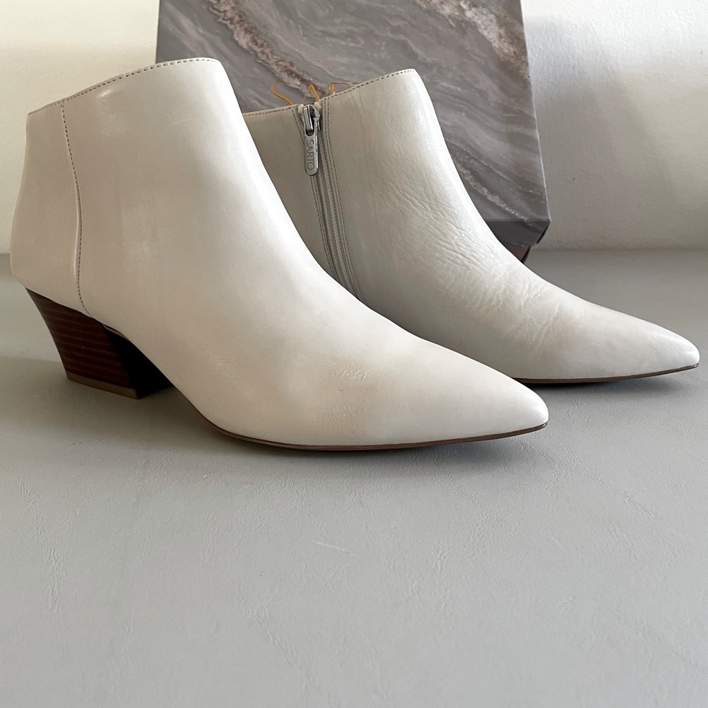 Franco Sarto Ankle Boots Size 8 1/2 Color Putty